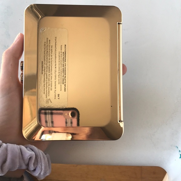 Too faced white peach eyeshadow palette - Picture 3 of 3